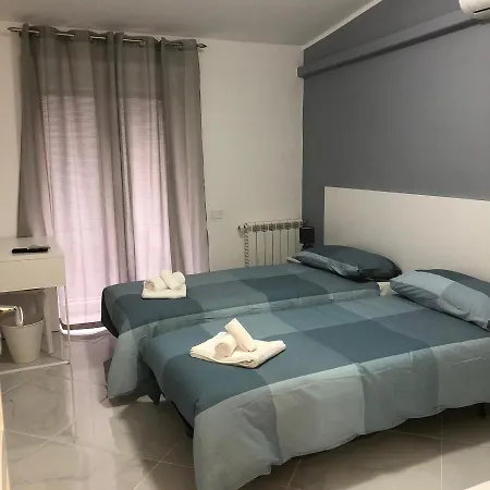 Ludo A Tropea לינה וארוחת בוקר 4*