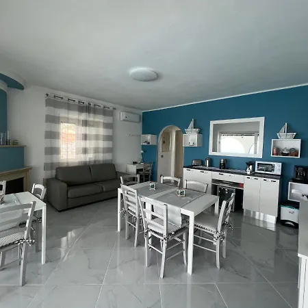 فندق مبيت وإفطار Ludo A Tropea 4*