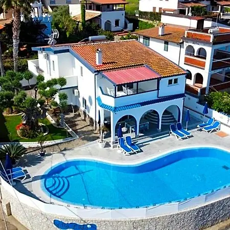 Bed & Breakfast Ludo A Tropea 4*