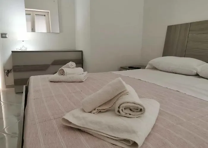 Alojamento de Acomodação e Pequeno-almoço Ludo A Tropea 4*