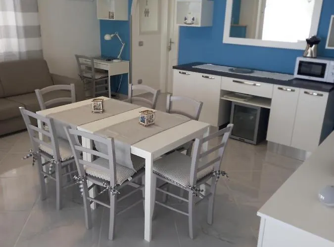 Alojamento de Acomodação e Pequeno-almoço Ludo A Tropea